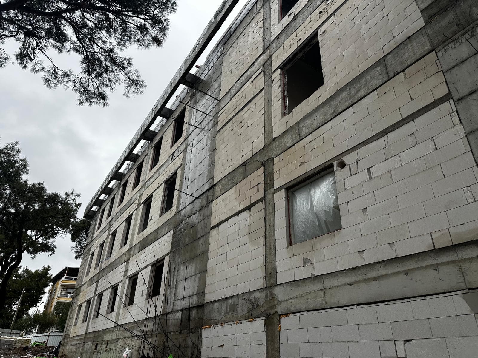 Kolon ve kiriş birleşim noktaları demir işçiliği