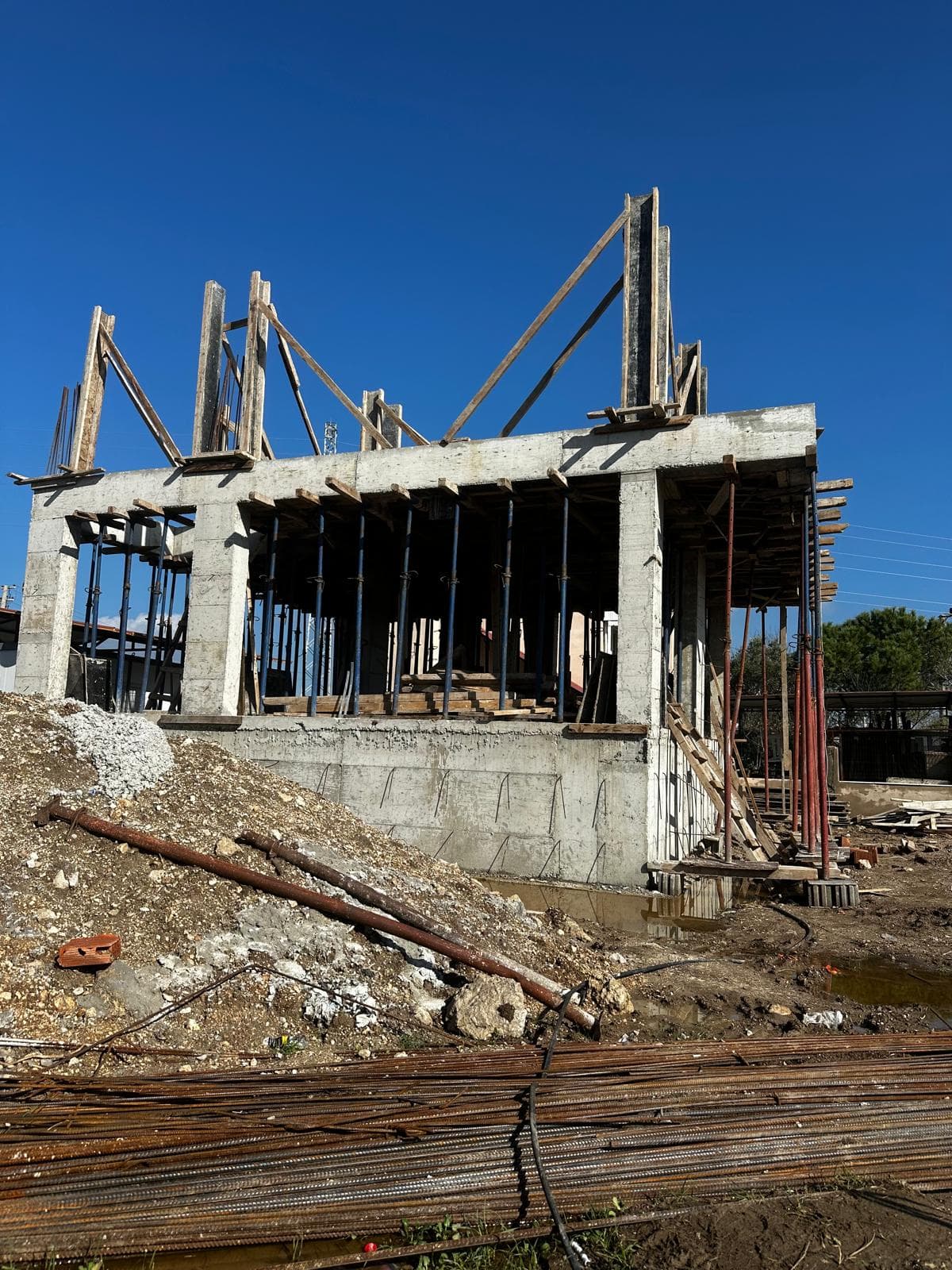 Plywood kalıp ve destek iskele sistemleri kurulumu